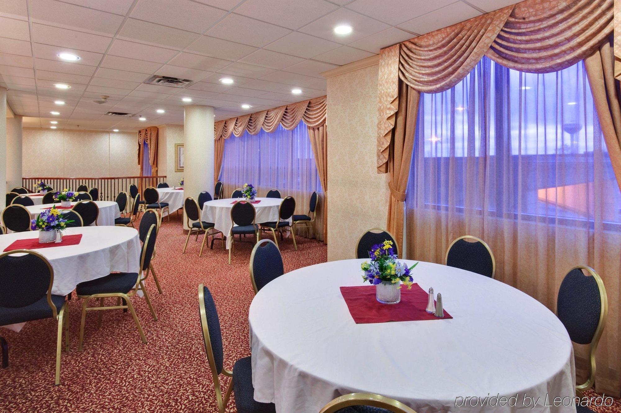 & West - Meadowvale By Ihg 4*