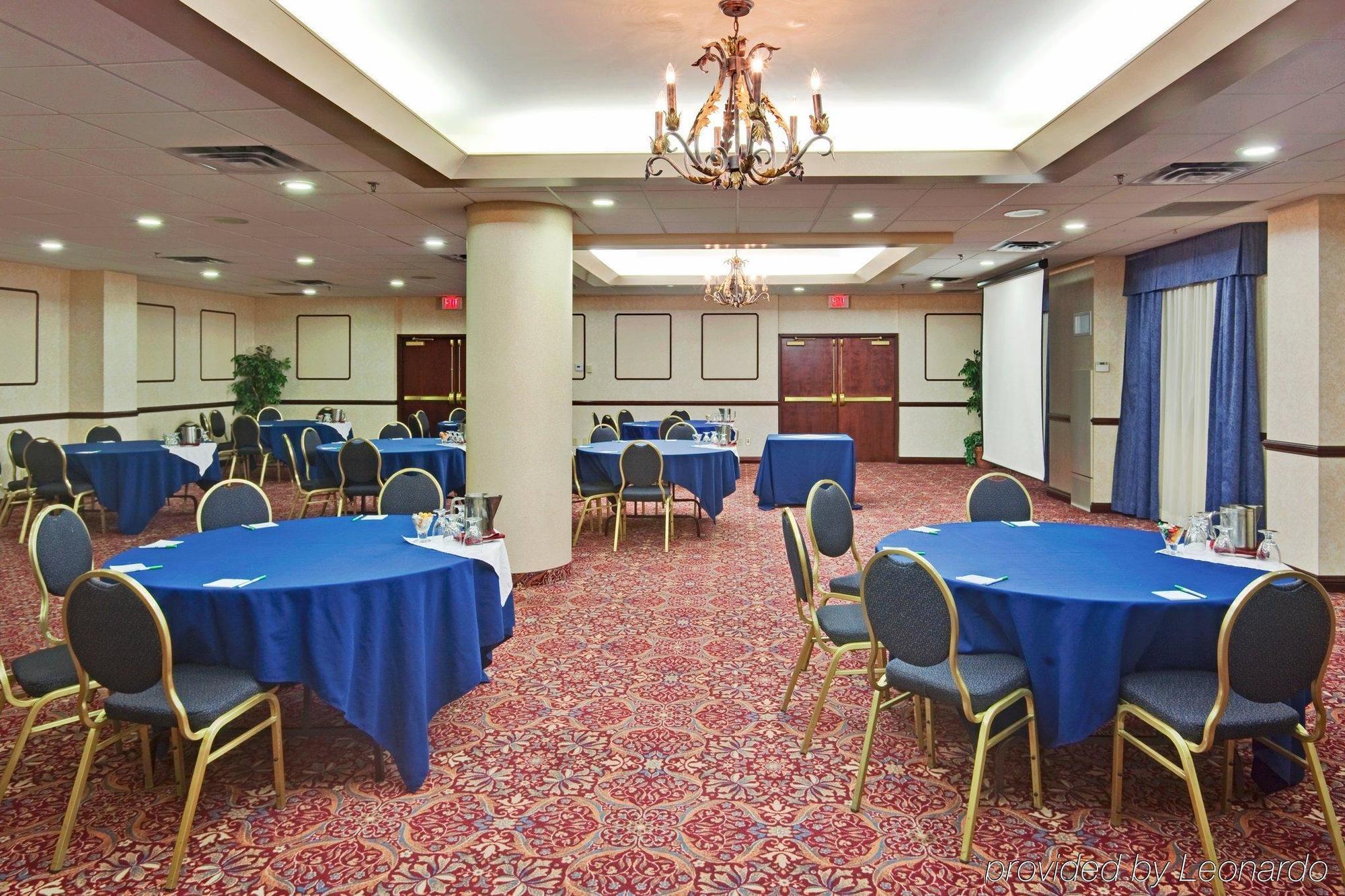 Hotel & West - Meadowvale By Ihg