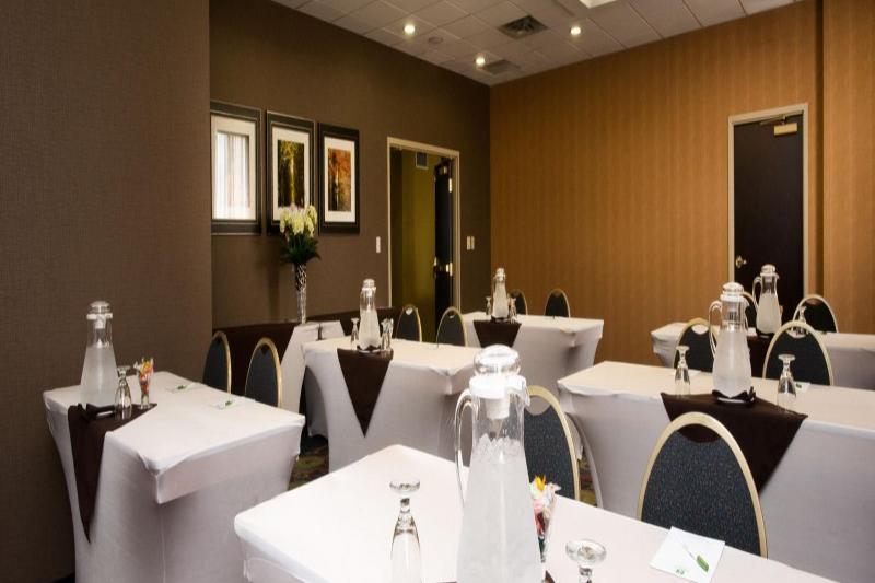 & West - Meadowvale By Ihg Hotel 4*